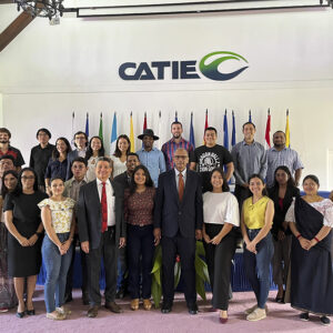 Mujeres y hombres de 15 distintas nacionalidades comienzan sus estudios de posgrado en el CATIE