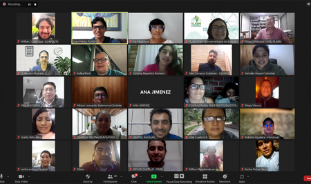 Jóvenes líderes se capacitan en restauración de paisajes forestales a través de modelos de negocios sostenibles