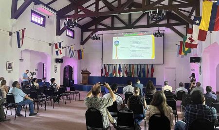 <trp-post-container data-trp-post-id='15876'>CATIE y la Estación Experimental Indio Hatuey buscan crear capacidades en familias productoras de cabras y cerdos de pastoreo</trp-post-container>