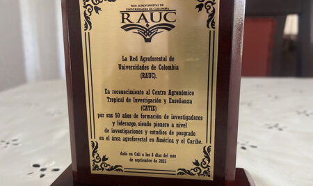 Red Agroforestal de Universidades de Colombia otorga reconocimiento al CATIE