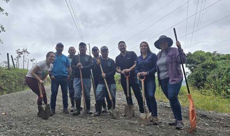 AGROMIRA 2025 inicia reforestación para proteger fuentes de agua y compensar su huella ambiental