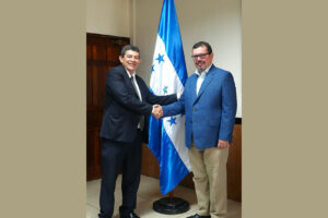 CATIE-y-el-Ministerio-de-Agricultura-de-Honduras-impulsan–agenda-conjunta-en-agricultura-sostenible