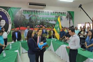 Graduado-CATIE-asume-rectoría-de-la-UNAG-en-Honduras